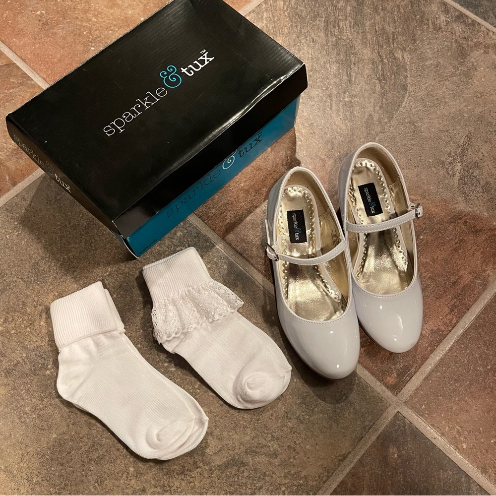 BUNDLE Girls white dress shoes with 2 pairs of socks and box